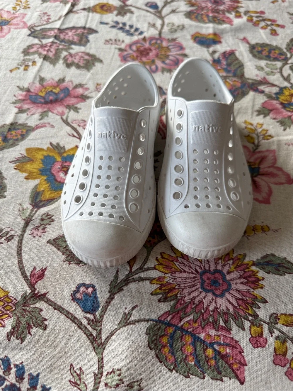 Native Kids Slip-On Water Shoes in White
